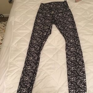 Lululemon leggings size 4